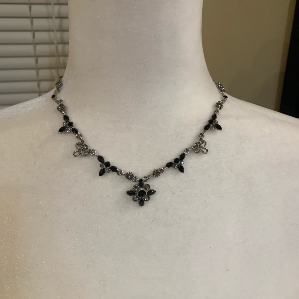Classy necklace and earring set